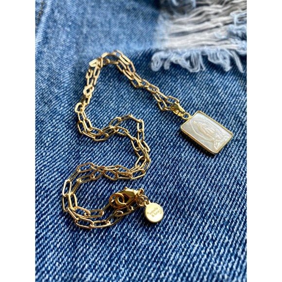 *Eva* Religious Pendant Necklace - Picture 4 of 6